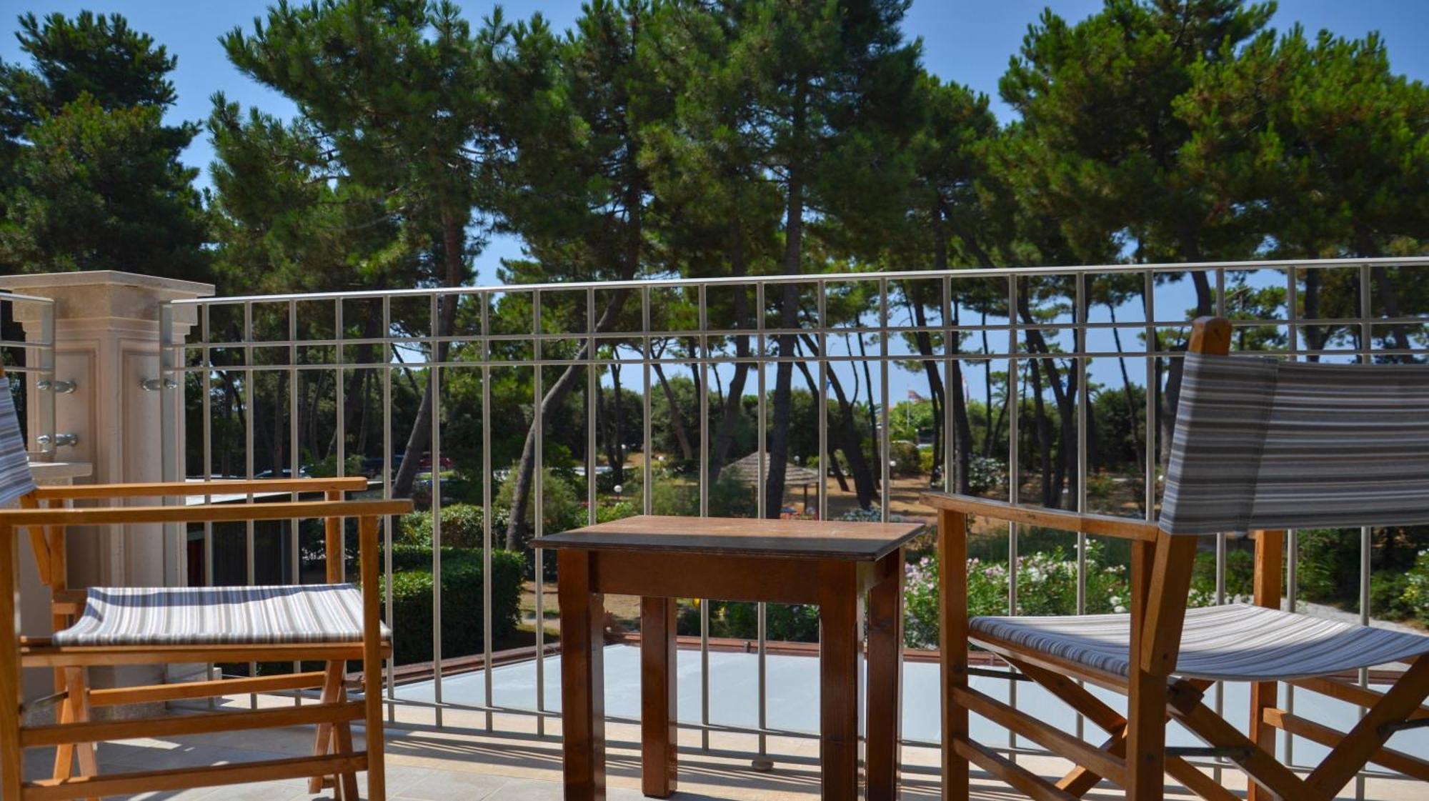 Hotel Villa Elsa Marina di Massa Exterior photo